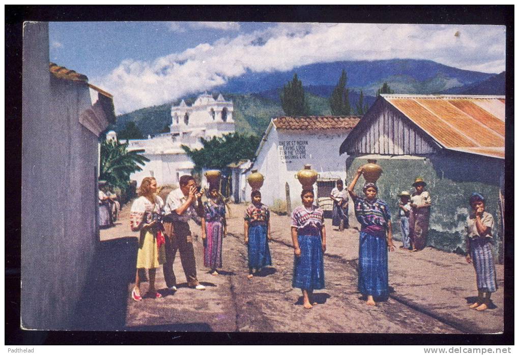 POSTCARD GUATEMALA NATIVE WOMEN COLOUR PAN AMERICAN WORLD AIRLINES POSTCARD LAD AP431 450M 47 - Guatemala