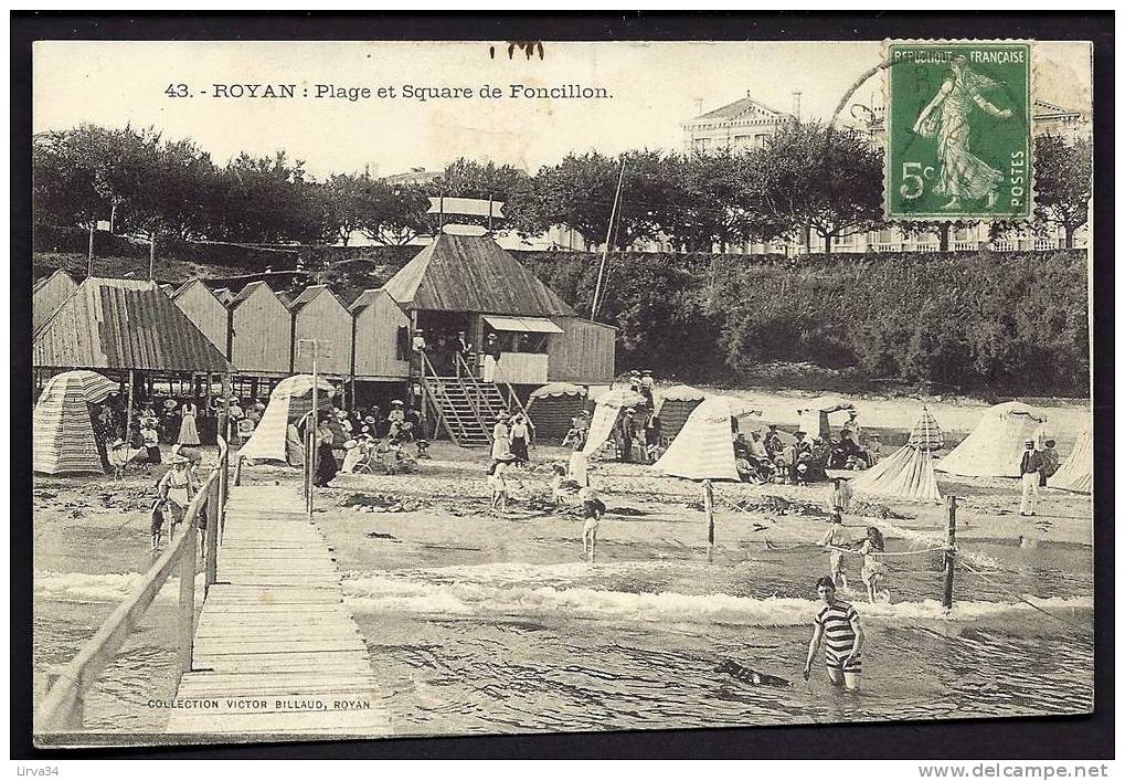 CPA  ANCIENNE- FRANCE- ROYAN (17)- LA PLAGE ET LE SQUARE DE FONCILLON- BELLE ANIMATION GROS PLAN- BAIGNEURS- PASSERELLE- - Royan