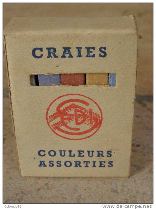 ANCIENNE BOITE DE CRAIES MULTICOLORES (10 CRAIES PAR BOITE) - Altri & Non Classificati