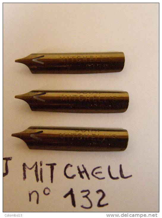 LOT 3 PLUMES  J MITCHELL NO 132 - Pens