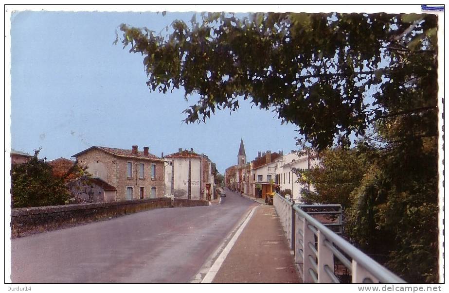 BRIOUX-SUR-BOUTONNE  ( Deux-Sèvres )  La Grand'Rue - Brioux Sur Boutonne