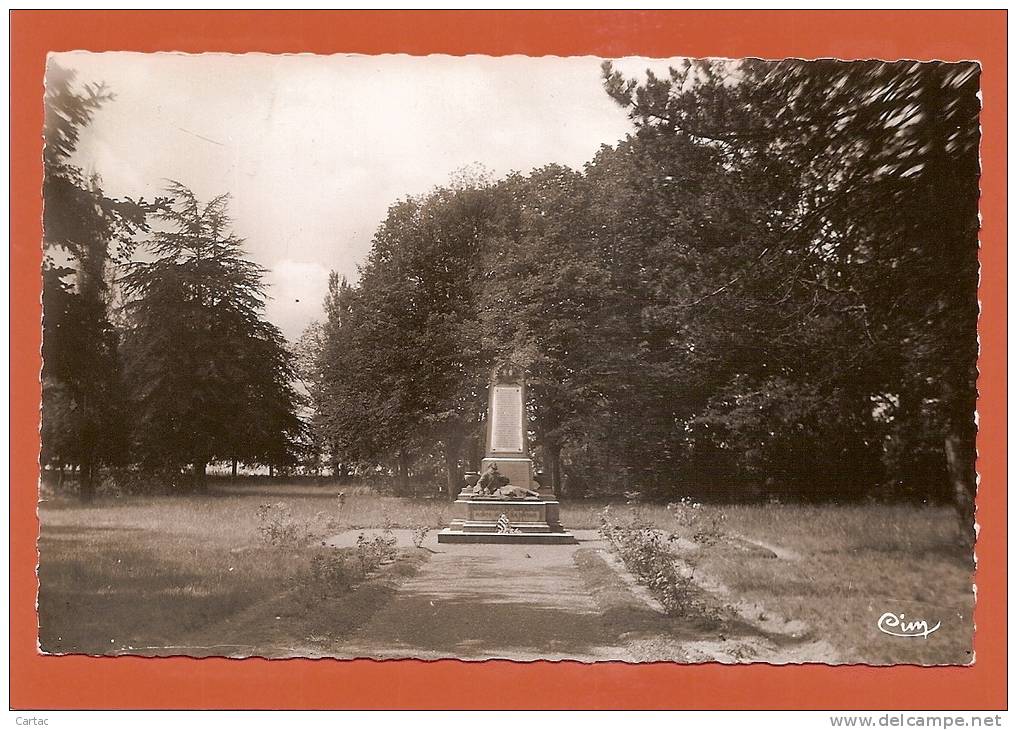 D41 - MARCHENOIR - MONUMENT AUX MORTS (CPSM) - Marchenoir