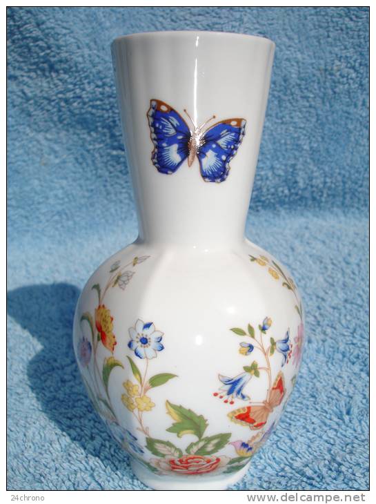 Vase En Porcelaine D' Aynsley, Made In England, Cottage Garden, Peint à La Main, Decor Fleurs Et Papillon (12-853) - Aynsley