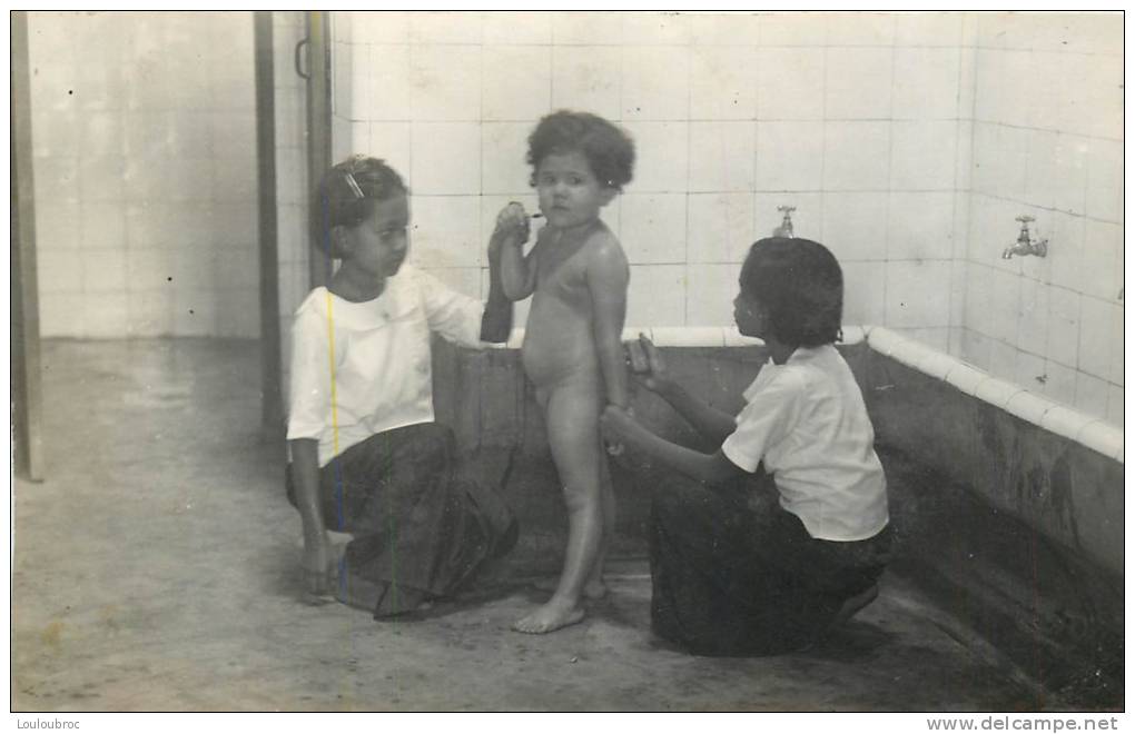 THAILANDE SIAM BANGKOK CARTE PHOTO TOILETTE DE BEBE - Thaïland