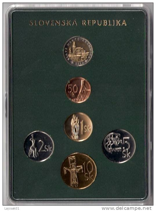 SLOVAKIA 2004. MINT SET COIN SET INCLUDES GOLD TOWN KREMNICA BIMETAL BI-METALLIC  TOKEN - Slovakia