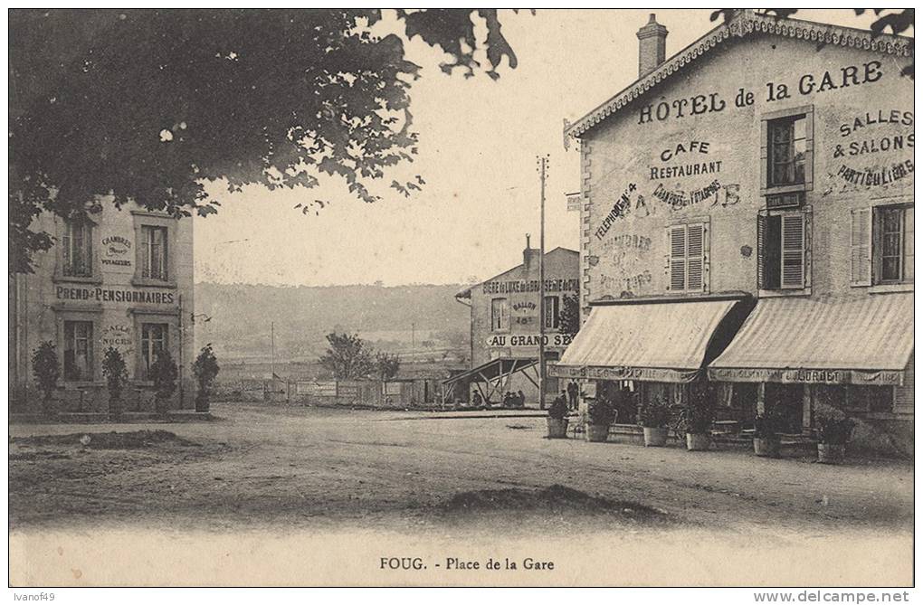 54 - FOUG - CPA - Place De La Gare - Hotel De La Gare LORDET Propriétaire - Foug