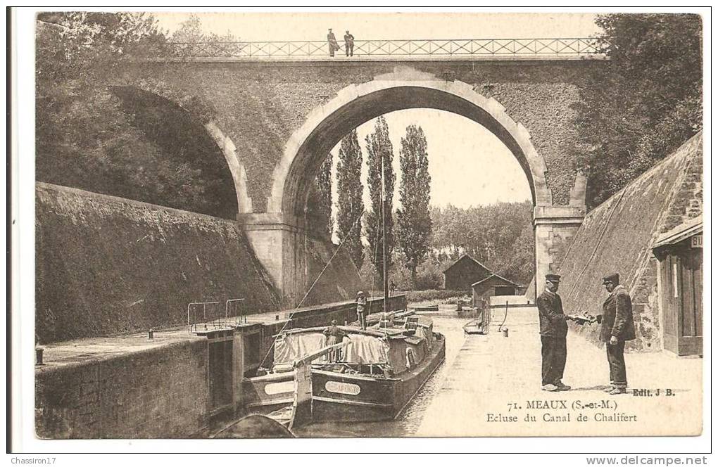 77 -  MEAUX  - Ecluse Du Canal De Chalifert  - Belle Animation  La Péniche Passe,une Femme à La Barre - Les éclusiers - Meaux