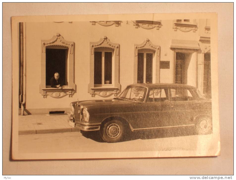 2 Photos. Mercedes Des Années 60 (105 Mm X 75 Mm) - Automobiles