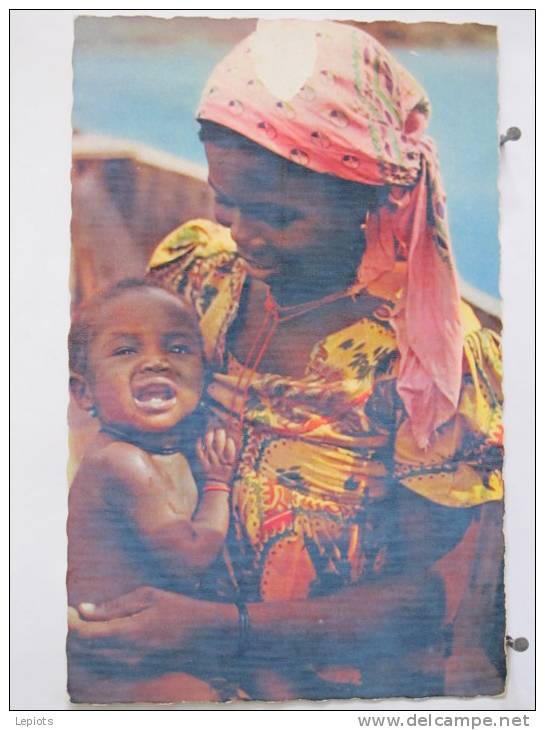 Afrique En Couleurs - Jeune Maman Et Son Bébé - Scan Recto-verso - Non Classés