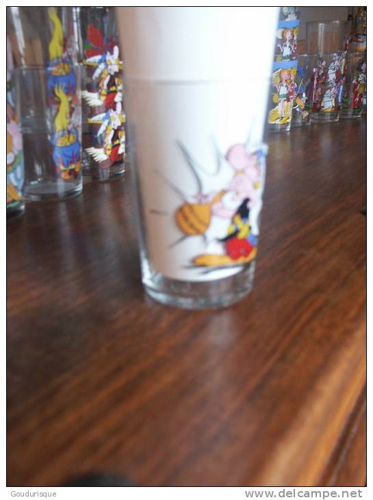 ASTERIX VERRE 68    UDERZO REF 68-1 - Astérix