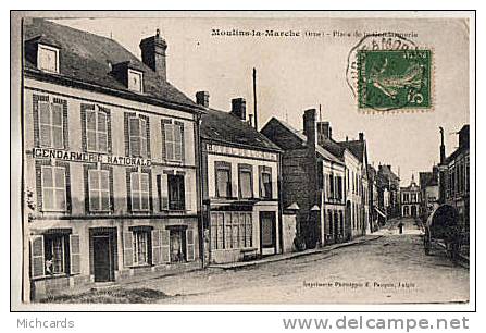 CPA 61 MOULINS LA MARCHE - Place De La Gendarmerie - Moulins La Marche