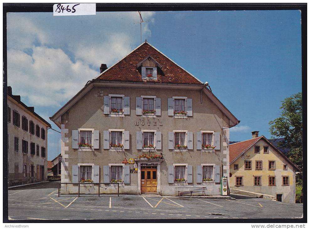 La Brévine - La Place, L´Hôtel De Ville ( Tenu Par Y. Et E. Bessire ) Pompe à Essence BP ; Grand Format 10 / 15 (8465) - La Brévine