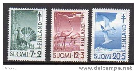 FINLANDE     Neuf *     Y. Et T.  N° 379 / 381     Cote :  13,50  Euros - Unused Stamps