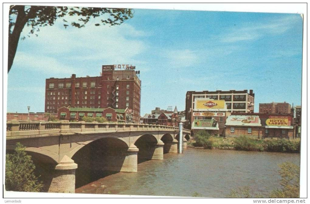 USA, Douglas Avenue Bridge, Wichita, Kansas, With Broadview Hotel Across The River, Unused Postcard [P8295] - Wichita