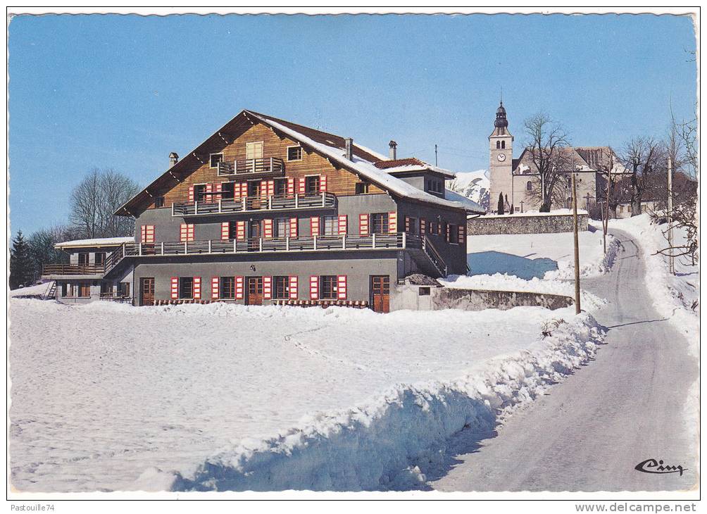 MONT-SAXONNEX  (74.  Hte-Savoie)  Alt.  997 M. - E  CI.  2  -  La  Maison  Paroissiale  Et  L'Eglise - Other & Unclassified