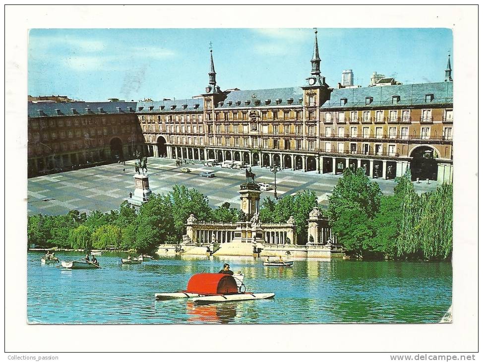 Cp, Espagne, Madrid, Place Majeu, Stand Du Retiro, Voyagée 1989 - Madrid