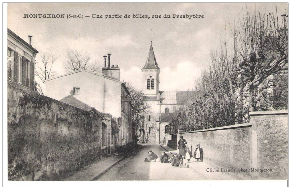 CP465 - Essonne - Montgeron - Une Partie De Billes Rue Du Presbytère - Montgeron