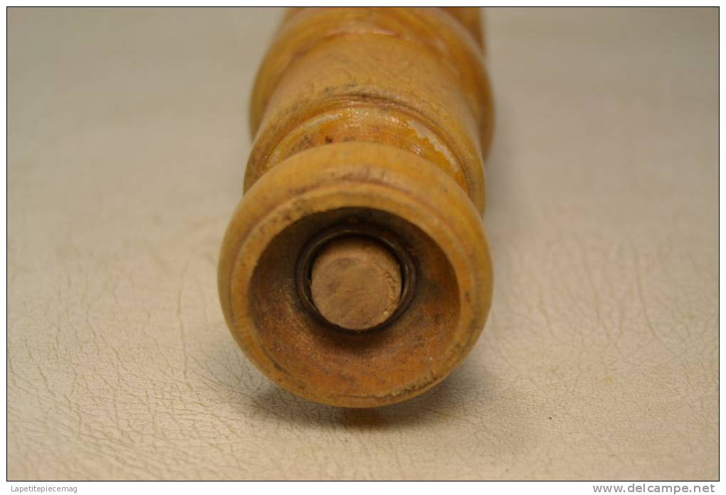 Ancien Bouche Bouteille En Bois En Excellent état. Déco Cave, Vin, Vigneron, - Ancient Tools