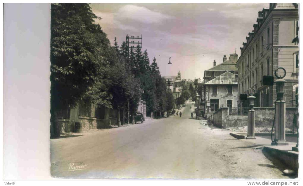 BRIANCON   HAUTES ALPES   AVENUE DE LA REPUBLIQUE - Briancon