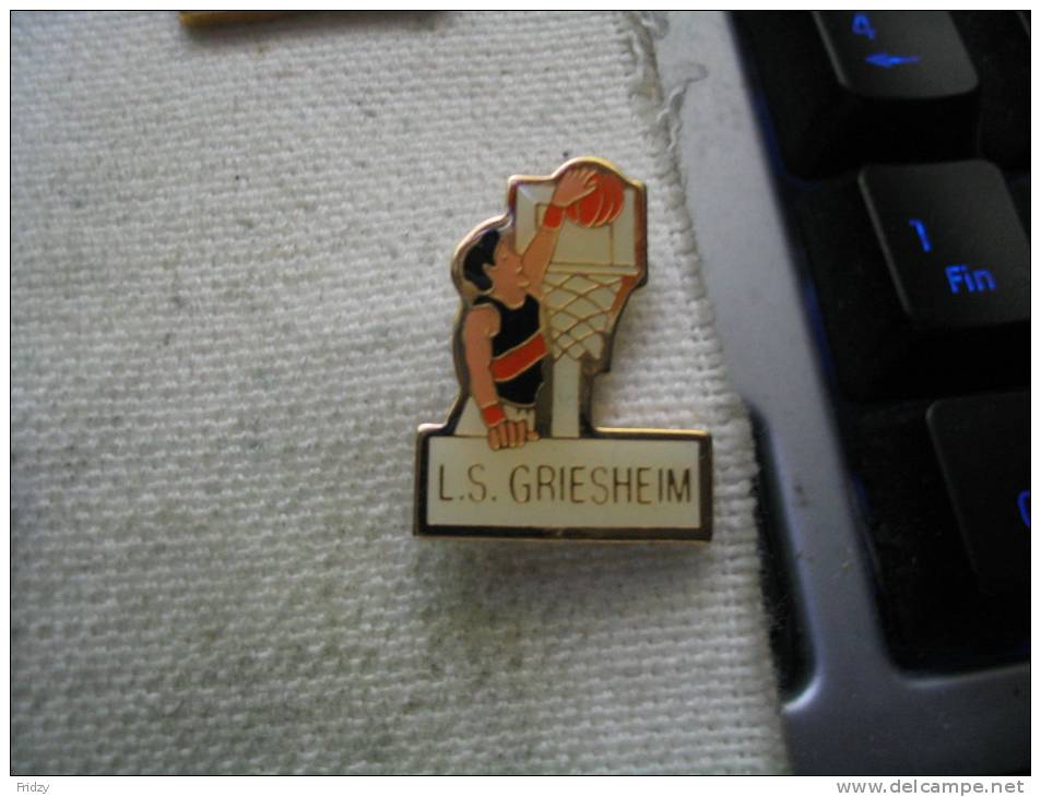 Pin´s Du Club De Basketball Du L.S. GRIESHEIM - Pallacanestro