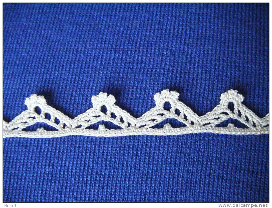 lot de dentelle (au crochet ).-pour modele ou confection vetements de poupee