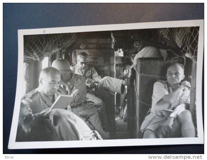 Photo Originale. Afrique. Tchad. Intérieur D'un Junker  Transportant Le Gouverneur, Le Comte Henri De Mauduit En 1950 - Fliegerei