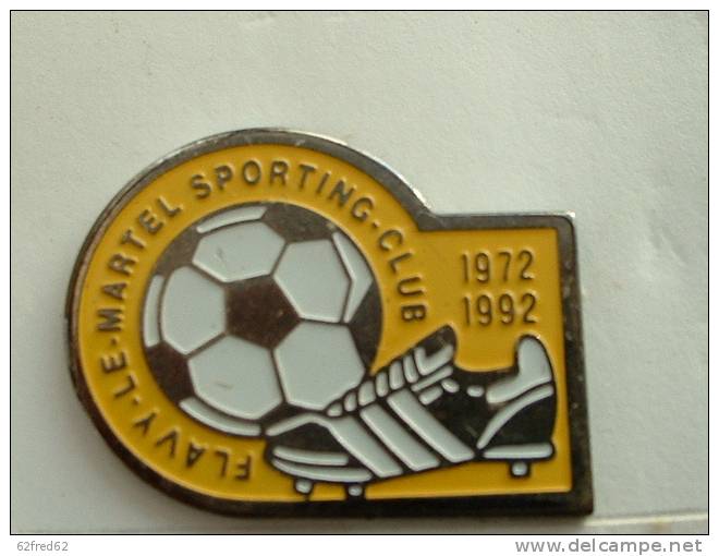 PIN´S FOOTBALL  FLAVY LE MARTEL SC CHAUSSURE (F1) - Football