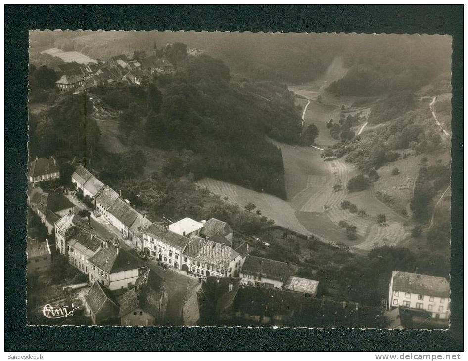 CPSM - La Petite Pierre (67) - Vue Aérienne Sur Le Château ( Et Vue Générale Hôtel ... COMBIER CIM 112 63 A) - La Petite Pierre