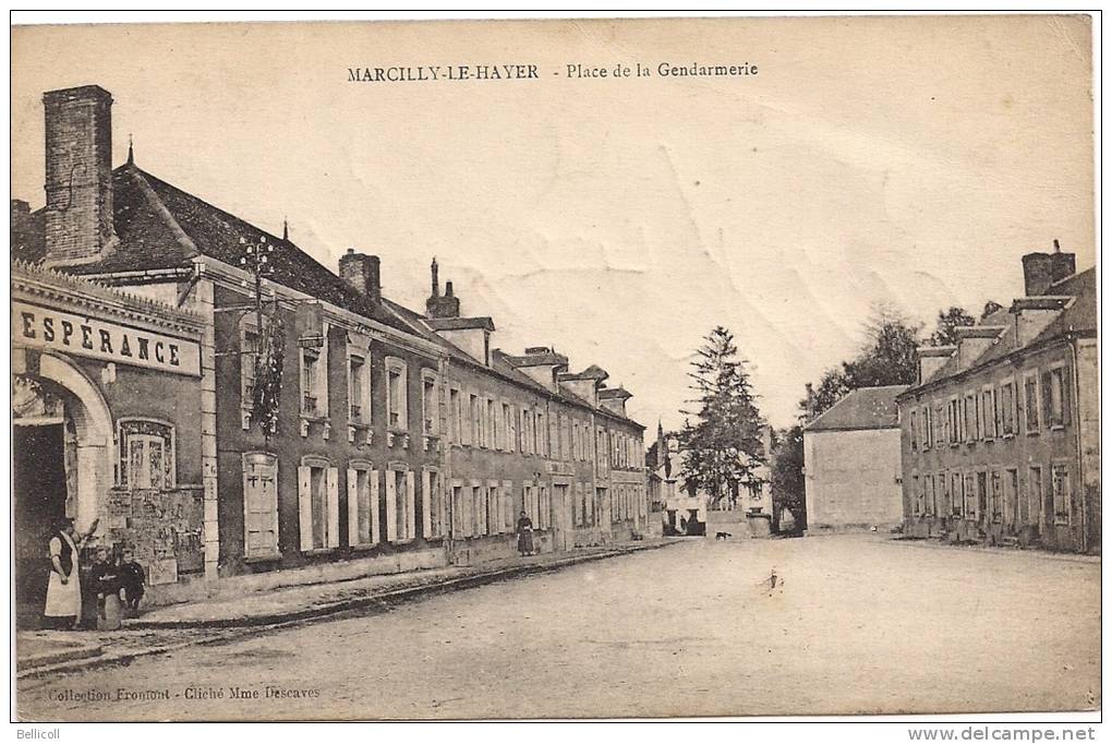 MARCILLY LE HAYER  -  Place De La Gendarmerie - Marcilly