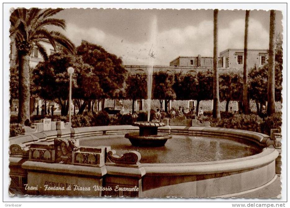 TRANI, LA FONTANA DI PIAZZA VITTORIO EMANUELE, B/N, VG 1957    **//** - Trani