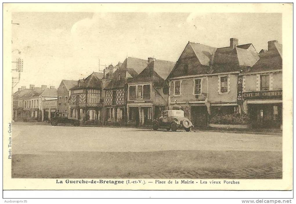CPA - CARTE POSTALE - LA GUERCHE DE BRETAGNE - 35 - Place De La Mairie - La Guerche-de-Bretagne