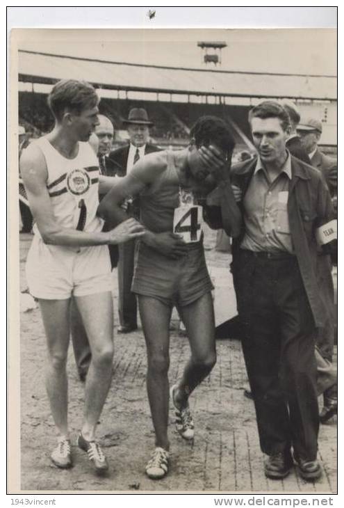 P 648 - ATLETISME - France - Grand - 1953 - EL MABROUK  Pris D'une Défaillance Aprés étr Arrivée 3 E- Voir Description - - Athlétisme