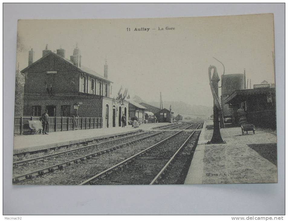 AUFFAY - La Gare - Auffay