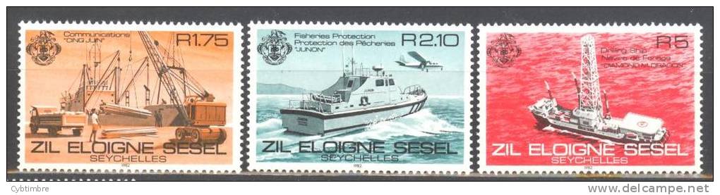 Zil Eloigne Sesel: Yvert N°50/2** ; Port; Bateau; Pêche; Forage; MNH; Voir Le Scan - Seychelles (1976-...)