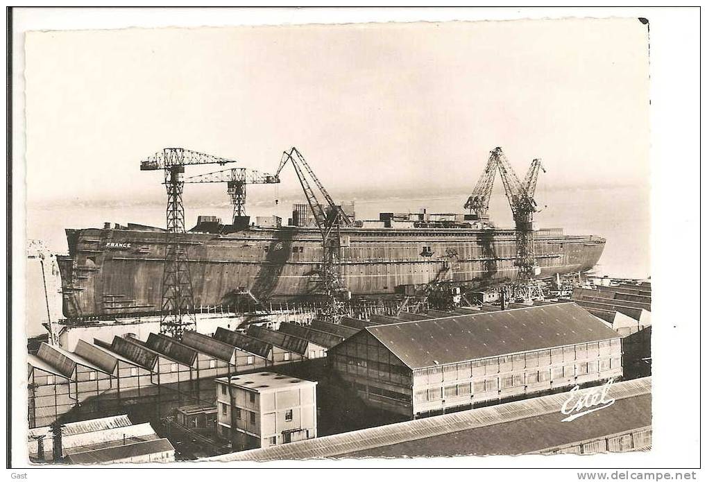 44  SAINT  NAZAIRE  LE  FRANCE     EN CONSTRUCTION - Saint Nazaire