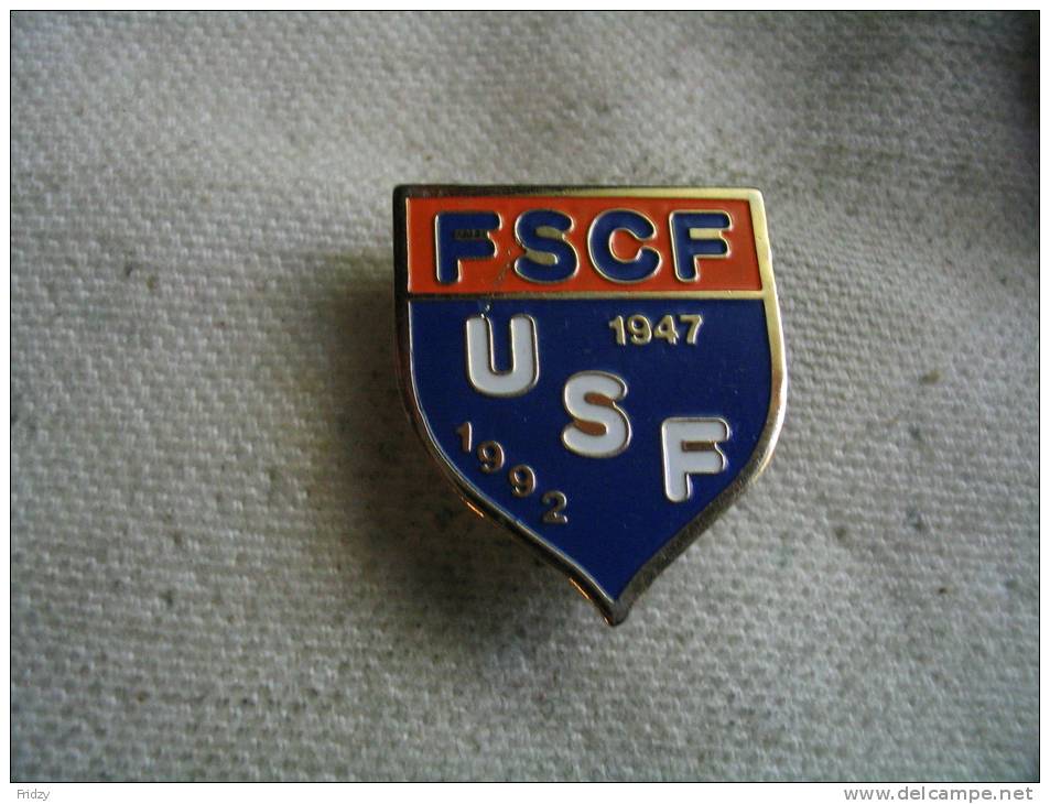 Pin's FSCF (Fédération Sportive Et Culturelle De France) Gymnastique Féminine, USF 1947-1992 - Gymnastics