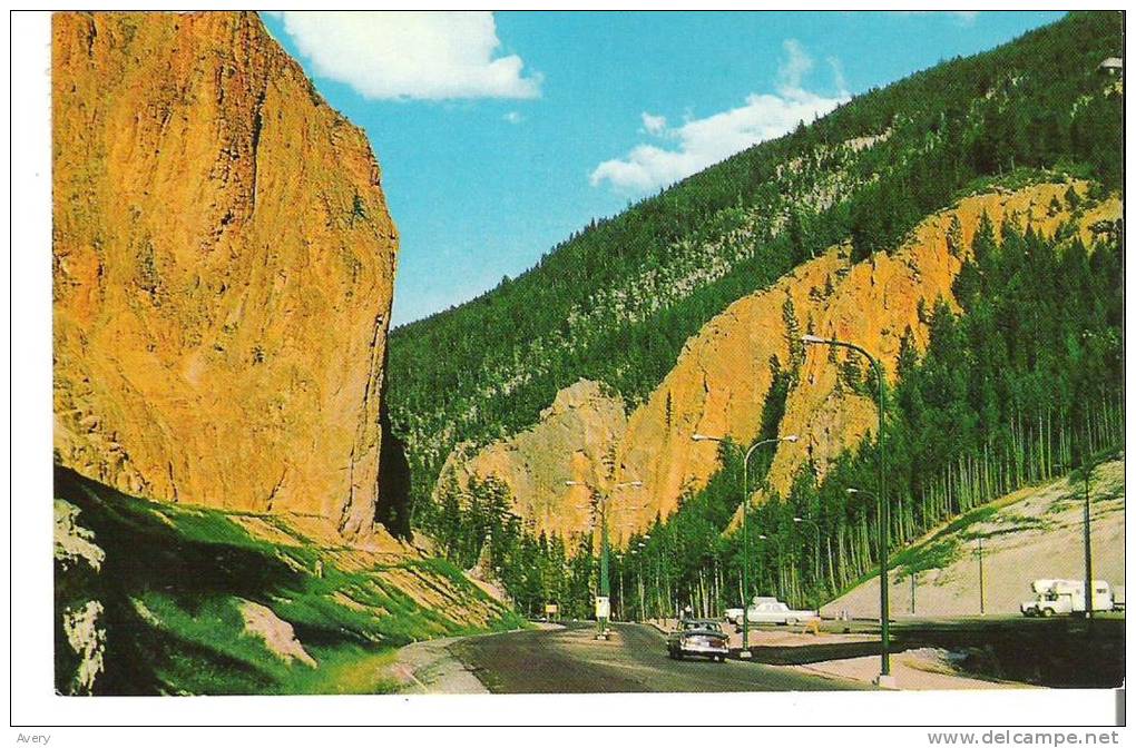 Radium Hot Springs, British Columbia  Easter Entrance Vintage Car - Andere & Zonder Classificatie