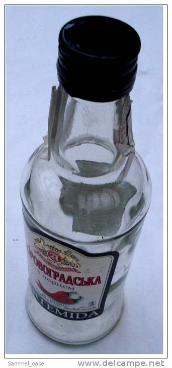 Orig. Leere Glas Wodka-Flasche Peperoni  -  Aus Der Ukraine  -  0,25 Ltr. Volumen - Spirits