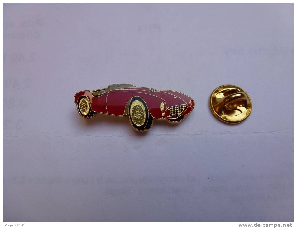 Auto Ferrari , Dimensions : 13 X 32 Mm , En époxy , Fond Doré , Verso Quadrillé - Ferrari