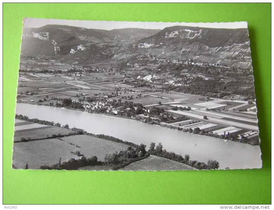 01-   La Vallee Du Rhone A Briord Vue Aerienne  Dans Le Fond Les Granges Et Montagnieu-assez Rare - Non Classés