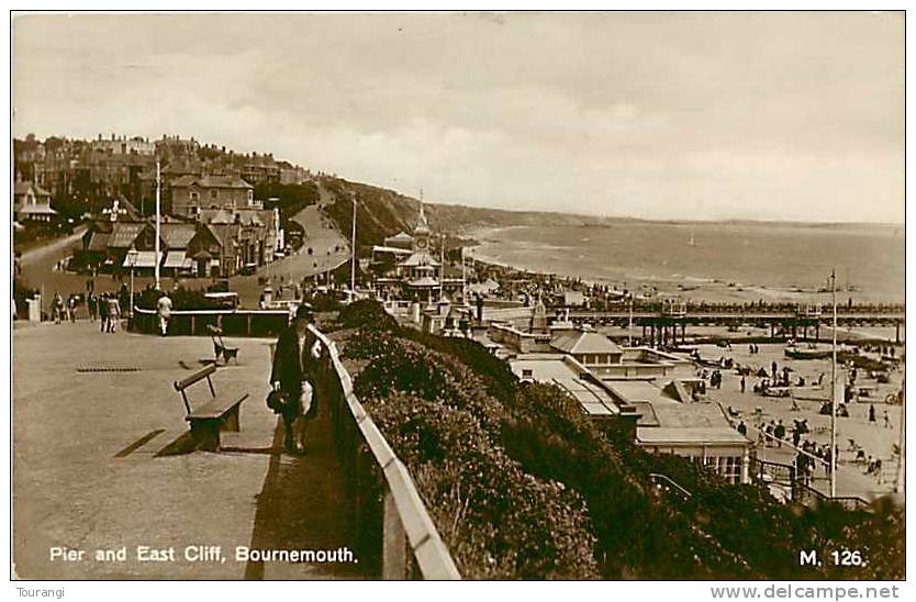 England : Mar12 554 : Pier And East Cliff  -  Semi-modern Postcard - Bournemouth (hasta 1972)