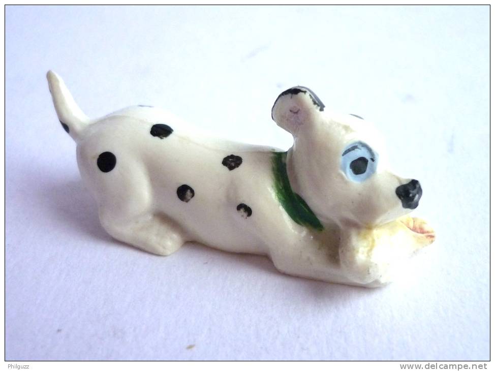 101 DALMATIEN - Figurine JIM - QUI RONGE UN OS Collier Vert - DISNEY TBE - Disney