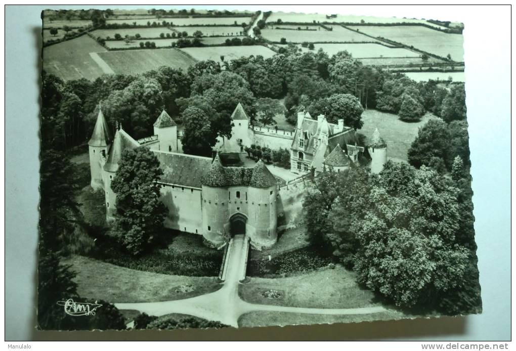 D 18 - Ainay Le Vieil - Vue Aérienne - Le Château - Ainay-le-Vieil