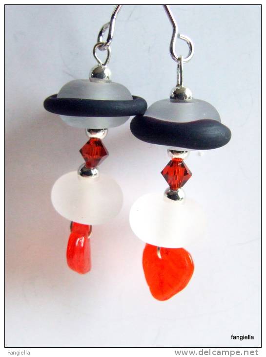 Boucles D'oreilles En Verre Artisanal Blanc Translucide, Noir, Cristal Swarovski Orange  Hauteur Totale: Environ 67mm. - Boucles D'oreilles