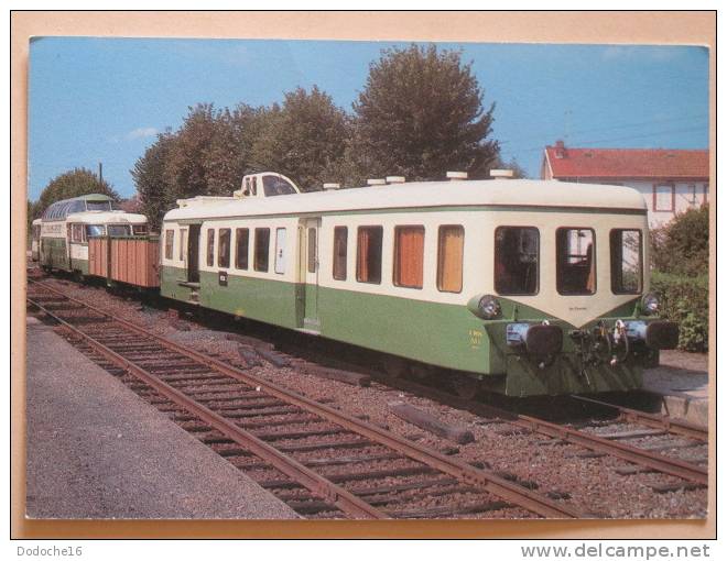 63 - AGRIVAP - En Gare De Courpière- Train Panoramique Composé Du Picasso X 3934 - Trains