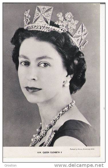 HM QUEEN ELIZABETH II - Familles Royales