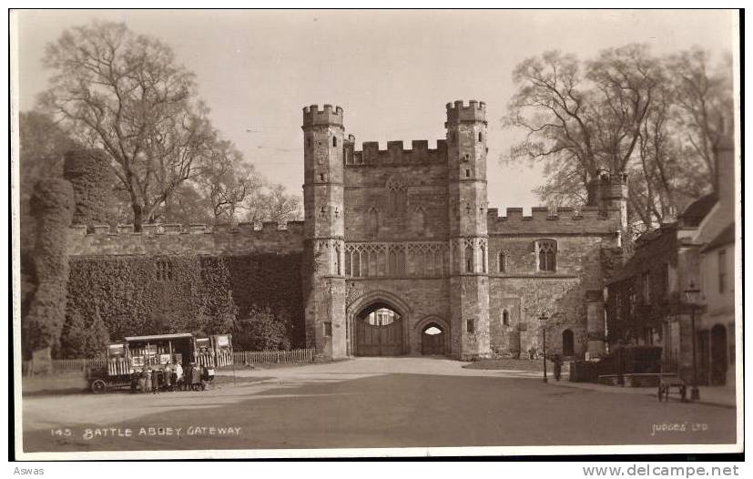 BATTLE ABBEY GATEWAY, HASTINGS, SUSSEX ~ ANIMATED - Hastings