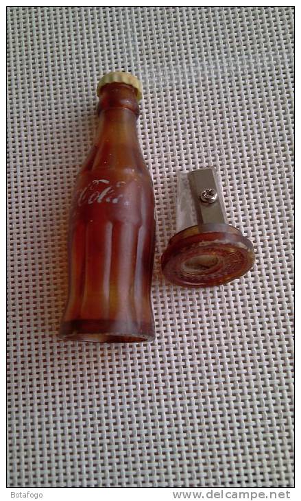 MINI BOUTEILLE EN PLASTIQUE TAILLE CRAYON COCACOLA - Andere & Zonder Classificatie