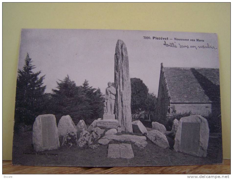 PLOZEVET (FINISTERE) MONUMENT AUX MORTS.  2863CL. - Plozevet