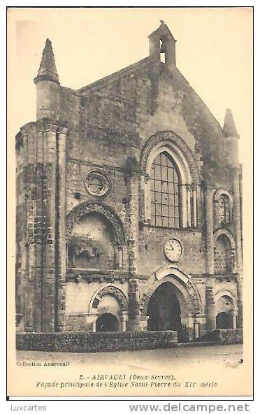 2. AIRVAULT. FACADE PRINCIPALE DE L´ EGLISE SAINT PIERRE. - Airvault